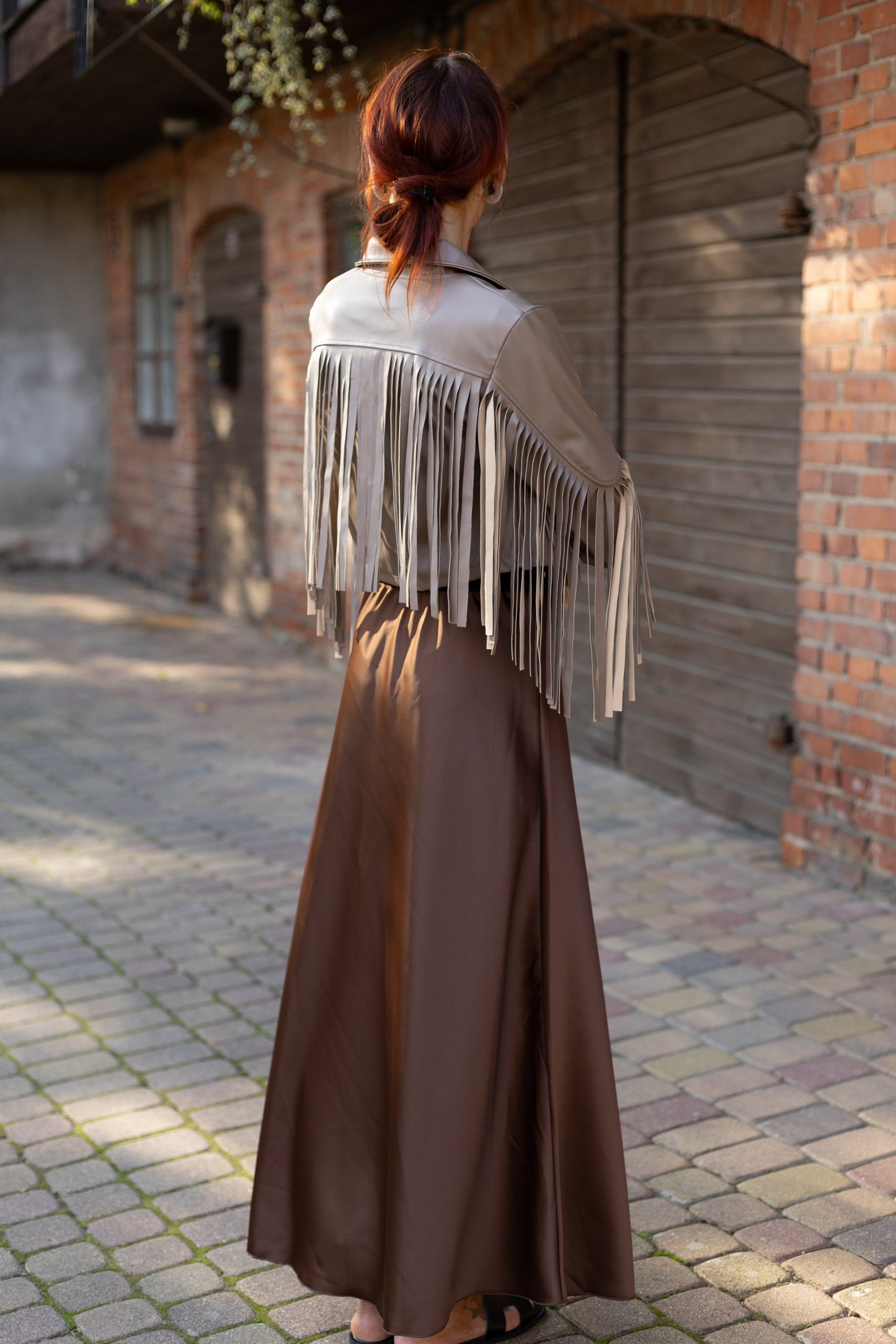 Jaka ar skarām - bēša