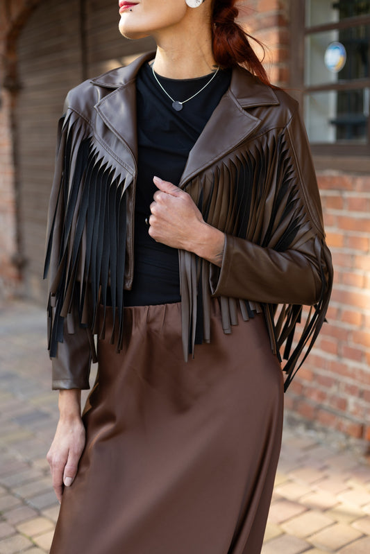 Jaka ar skarām - tumši brūna