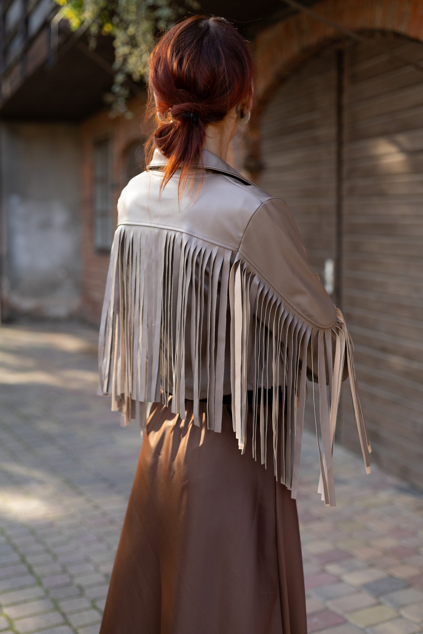 Jaka ar skarām - bēša